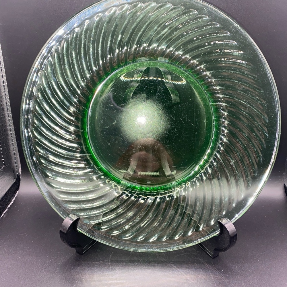 Vintage Uranium Anchor Hocking Glass Spiral Swirl Plates 8"